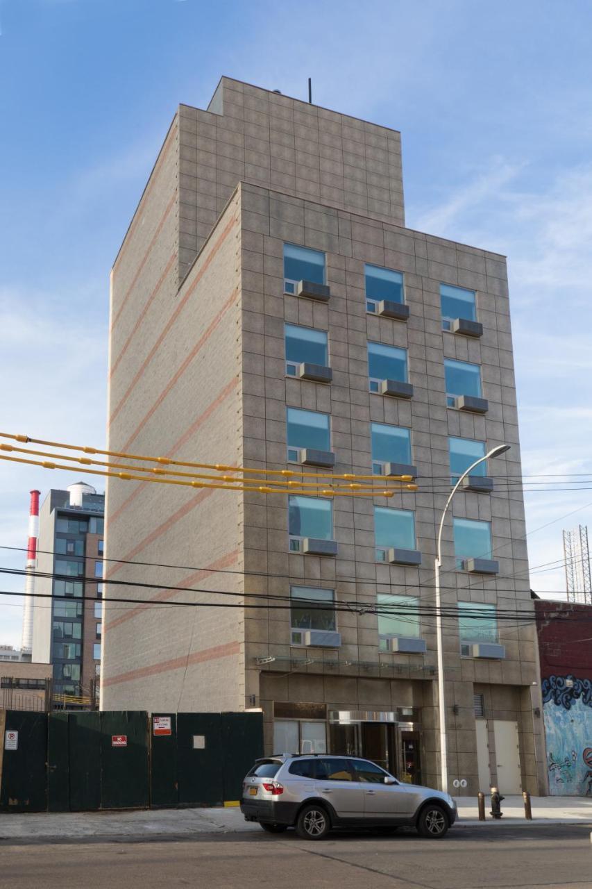 Mayfair Inn And Suites New York Bagian luar foto