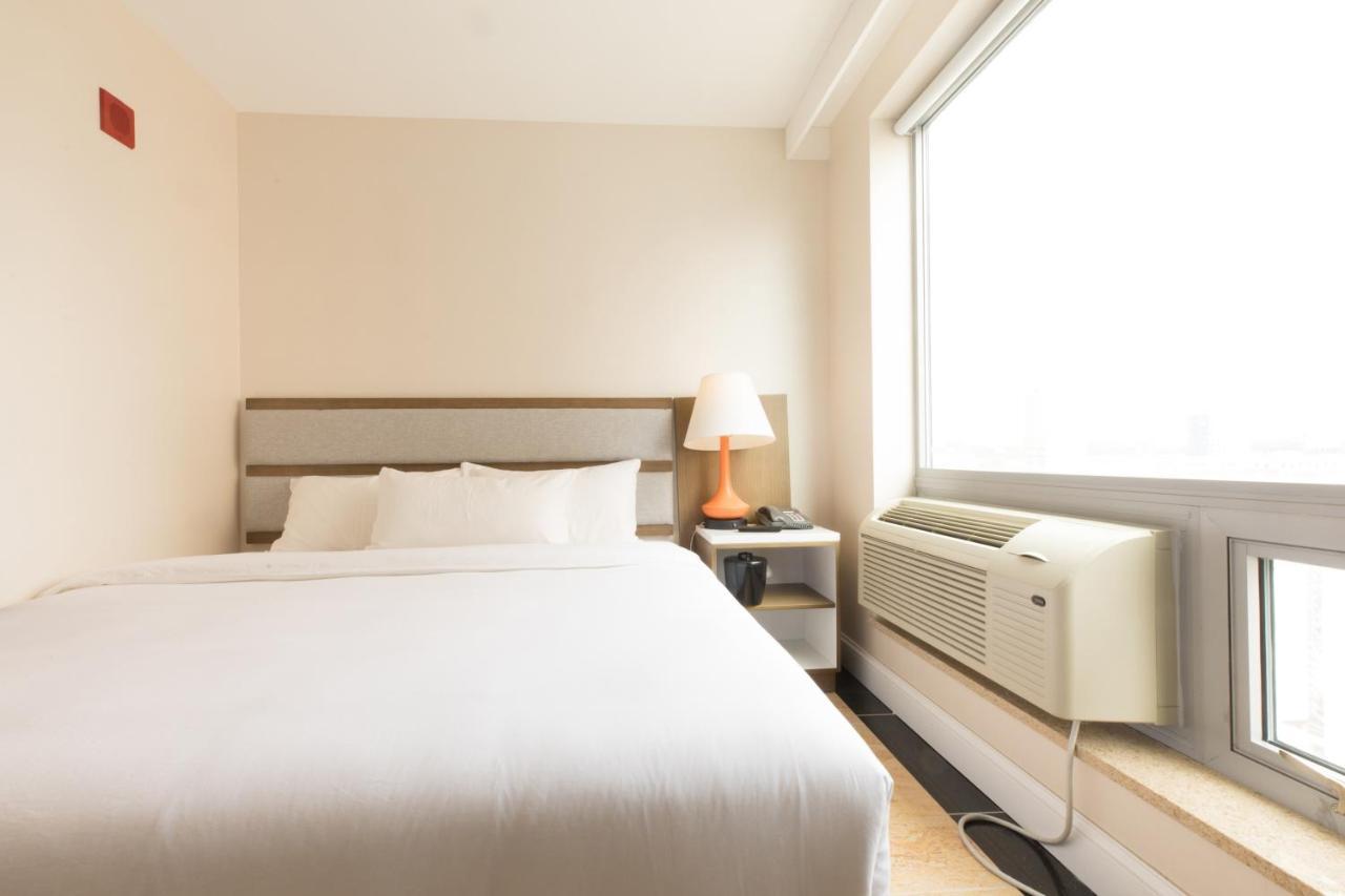 Mayfair Inn And Suites New York Bagian luar foto
