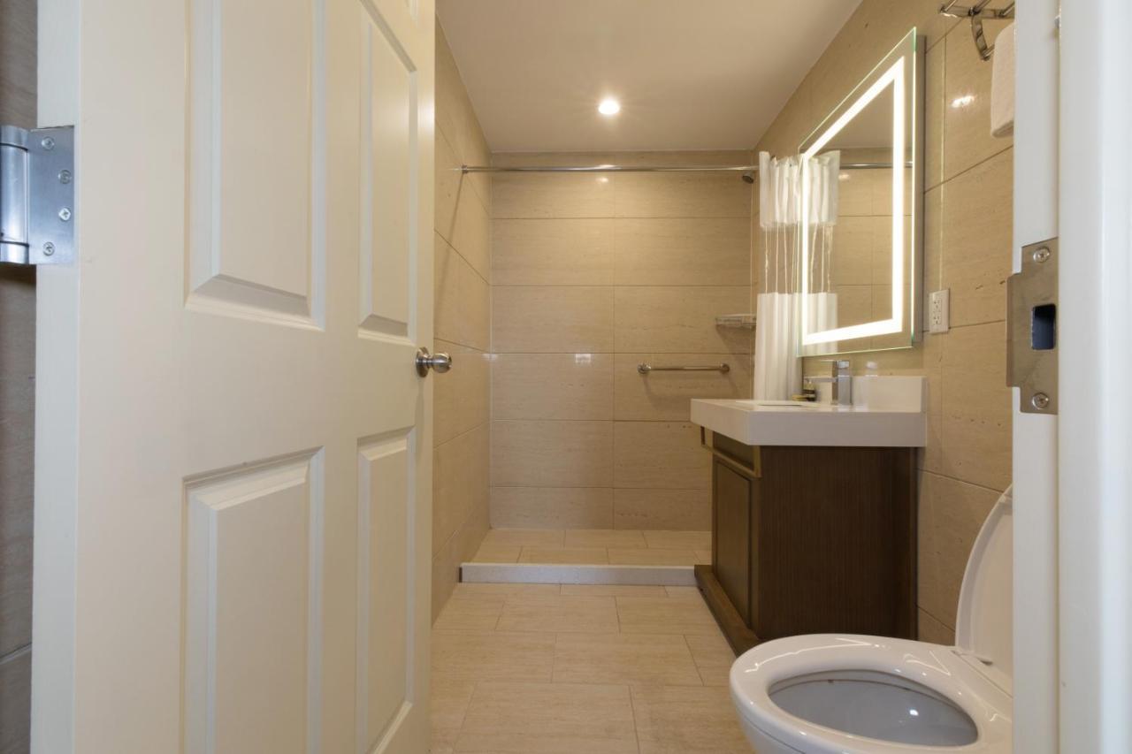Mayfair Inn And Suites New York Bagian luar foto
